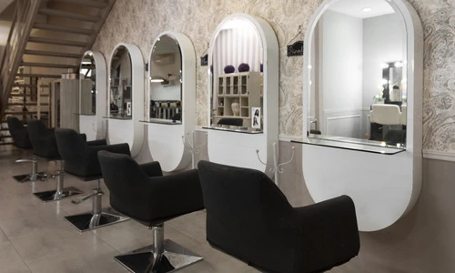Essential Steps for Finding Salon Space for Rent Los Angeles