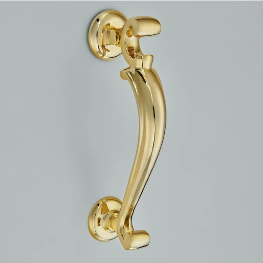 What is the best way to choose kitchen cabinet hardware?