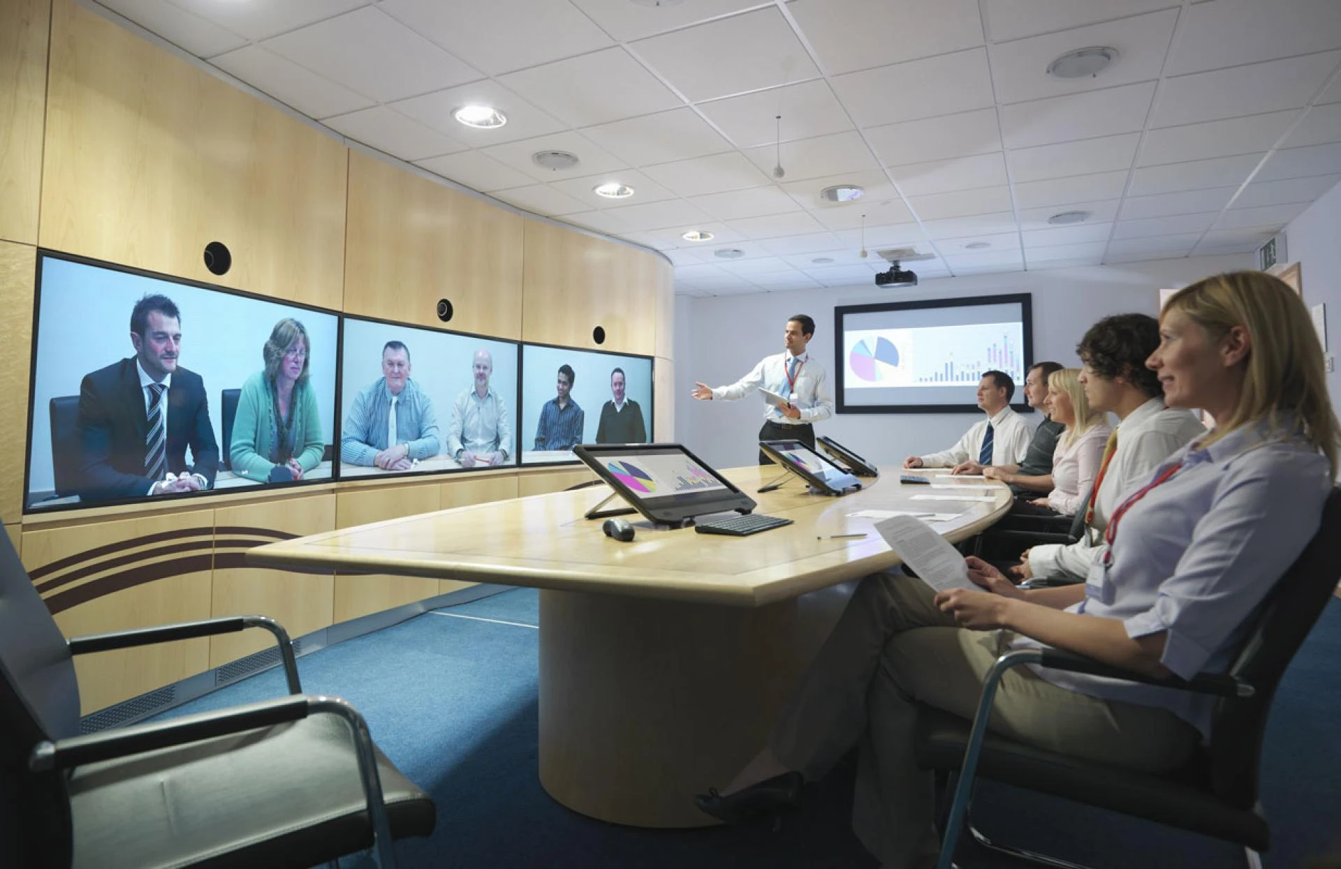 SMD Screen Technology: A Deep Dive into Its Applications and Benefits