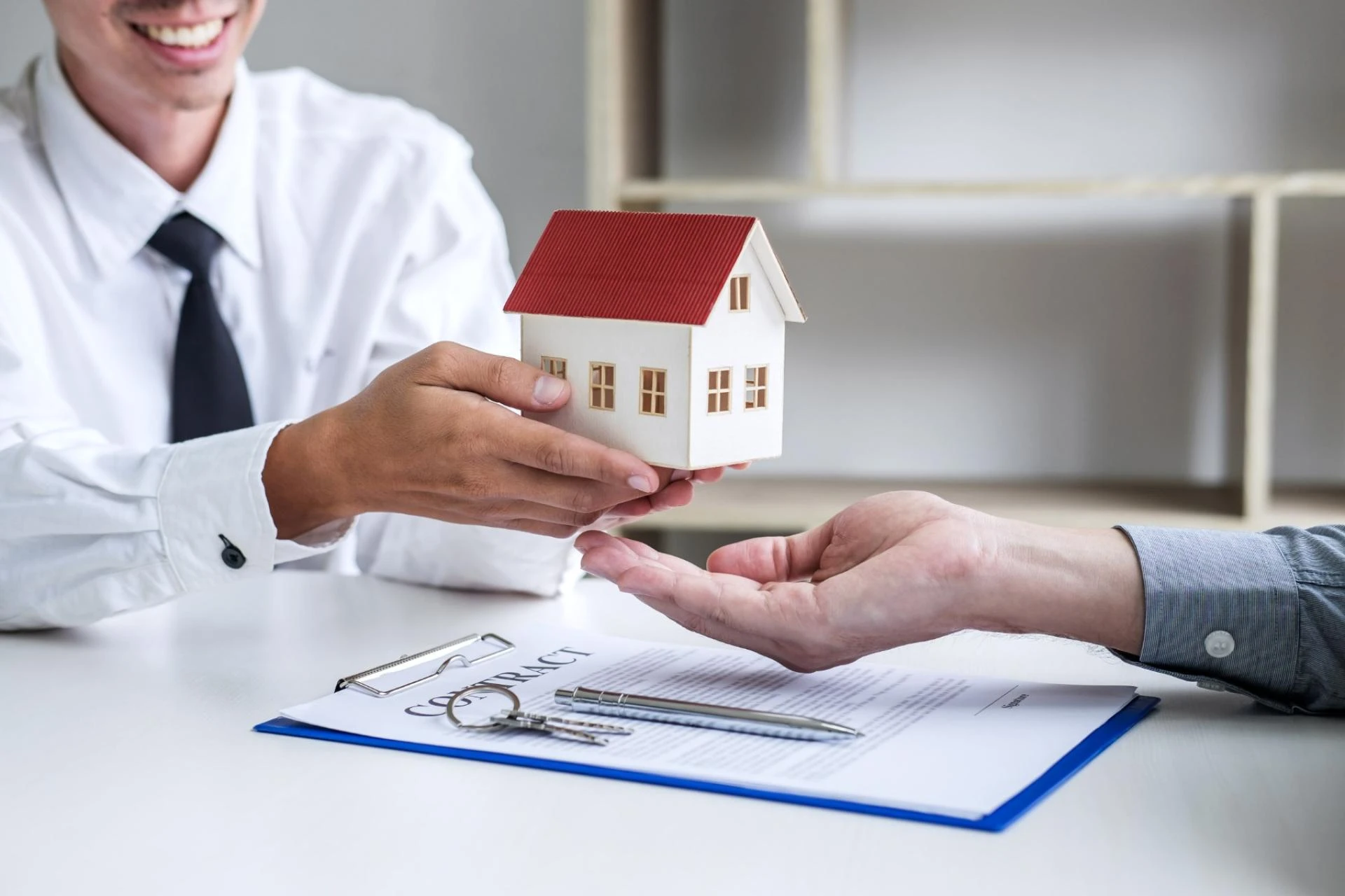 Why real estate agents Are Essential for your property journey?