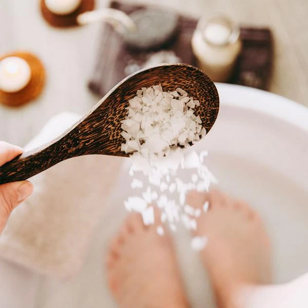 5 Skincare Items to Keep in Your Summer Bag