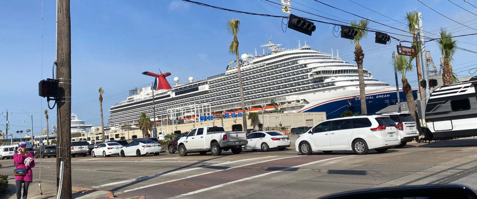 What Are The Benefits Of Haring Galveston Taxi or Shuttle Service