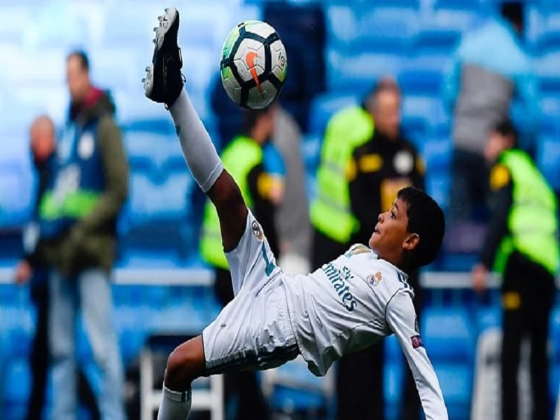 đánh giá về hiệu suất ghi bàn của con trai Ronaldo đáng kinh ngạc