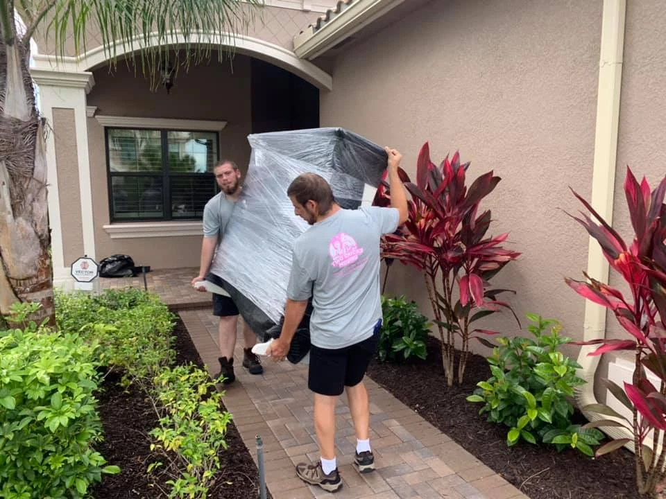 Things You Must Consider While Hiring A Moving Company