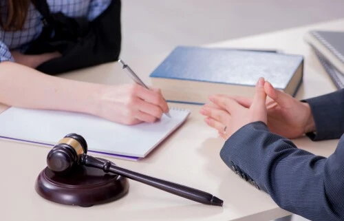 When to Hire a Workers Compensation Lawyer After Your Injury?
