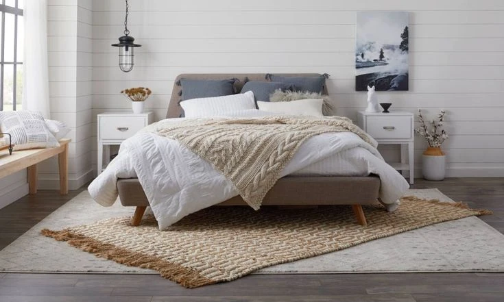 How to decor bedroom with decorative rugs