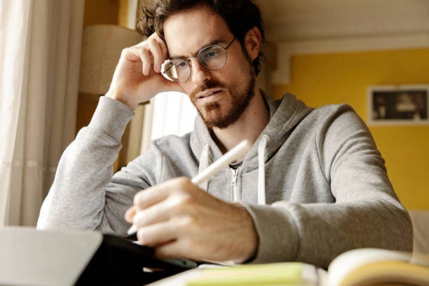 3 Essential Factors to Keep in Mind When Choosing an Assignment Writing Service