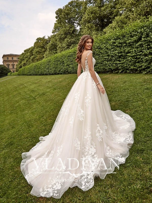 How to Wear Long Sleeve Wedding Dress in the summer?