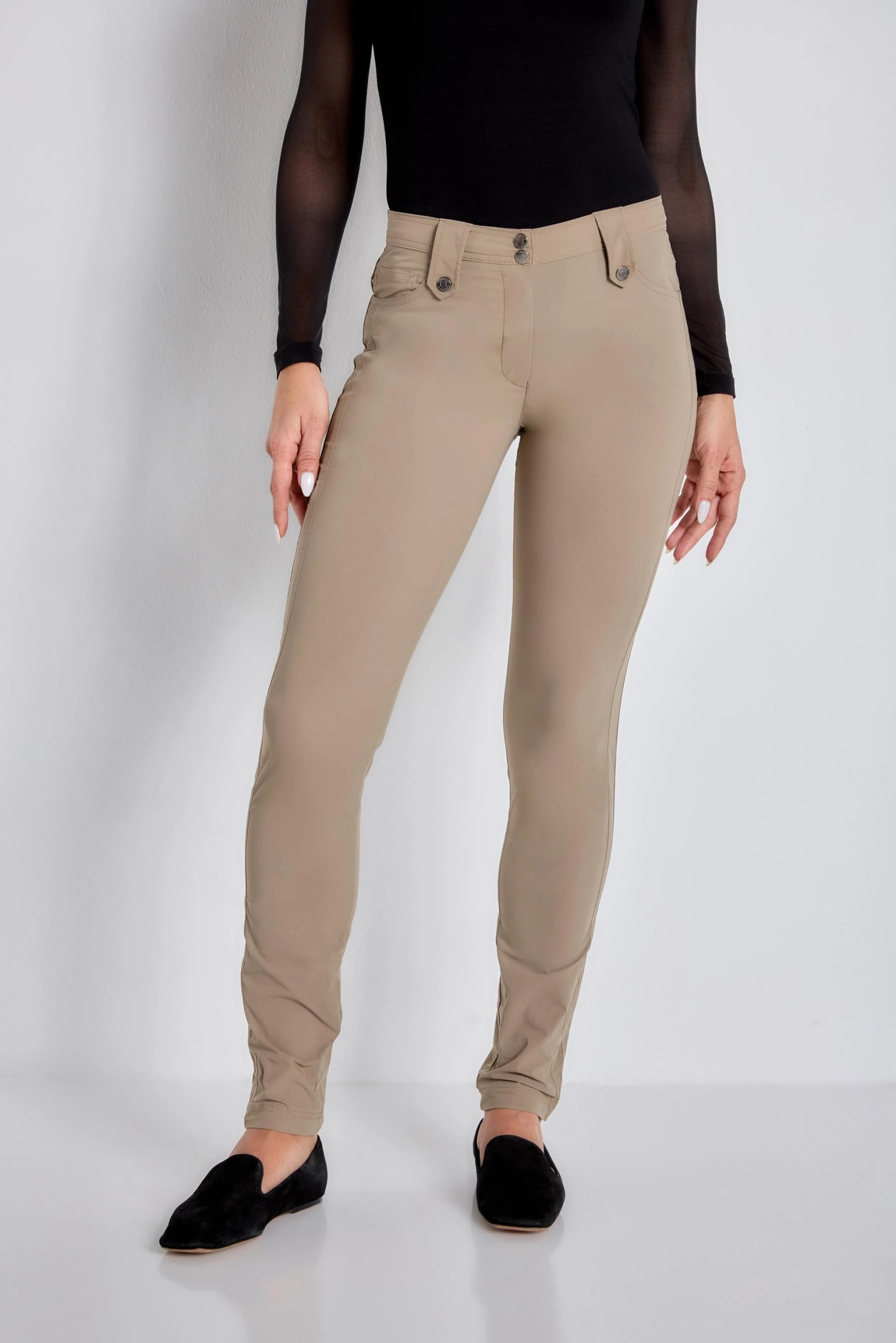 4 Style Secrets for Looking Elegant and Poised