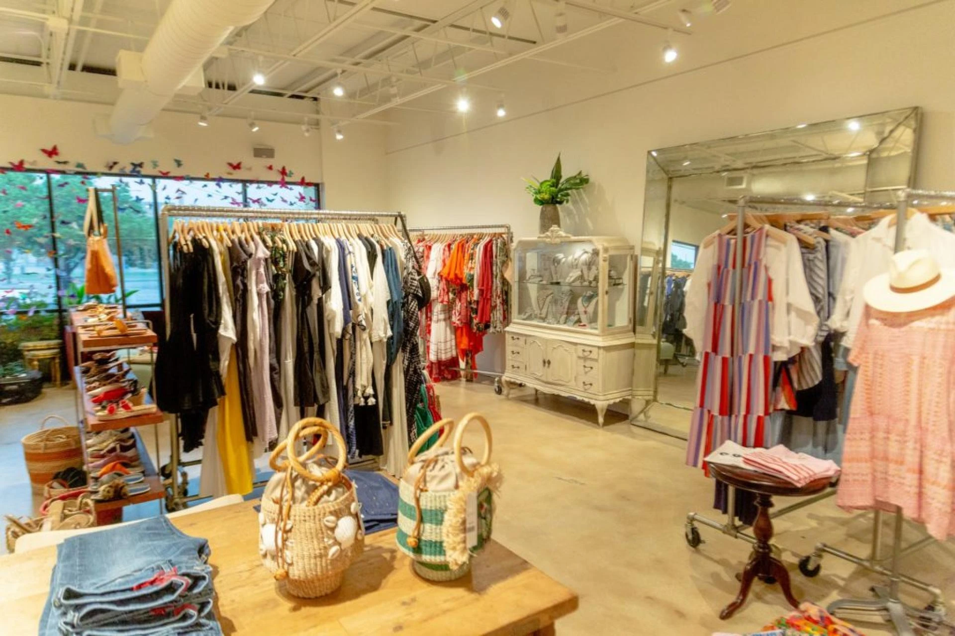 The Smart Fashion Choice: Renting Dresses for Ultimate Versatility!