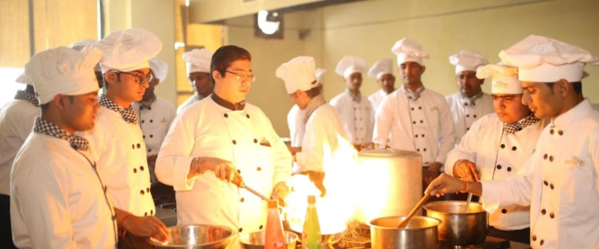 5 Essential Skills for Careers in Hospitality Industry