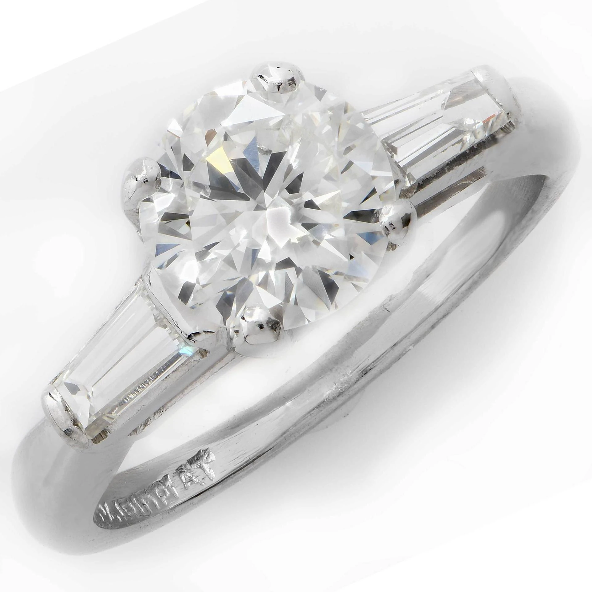 Get In Touch With The Experts At Regent While You Plan To Sell Engagement Ring