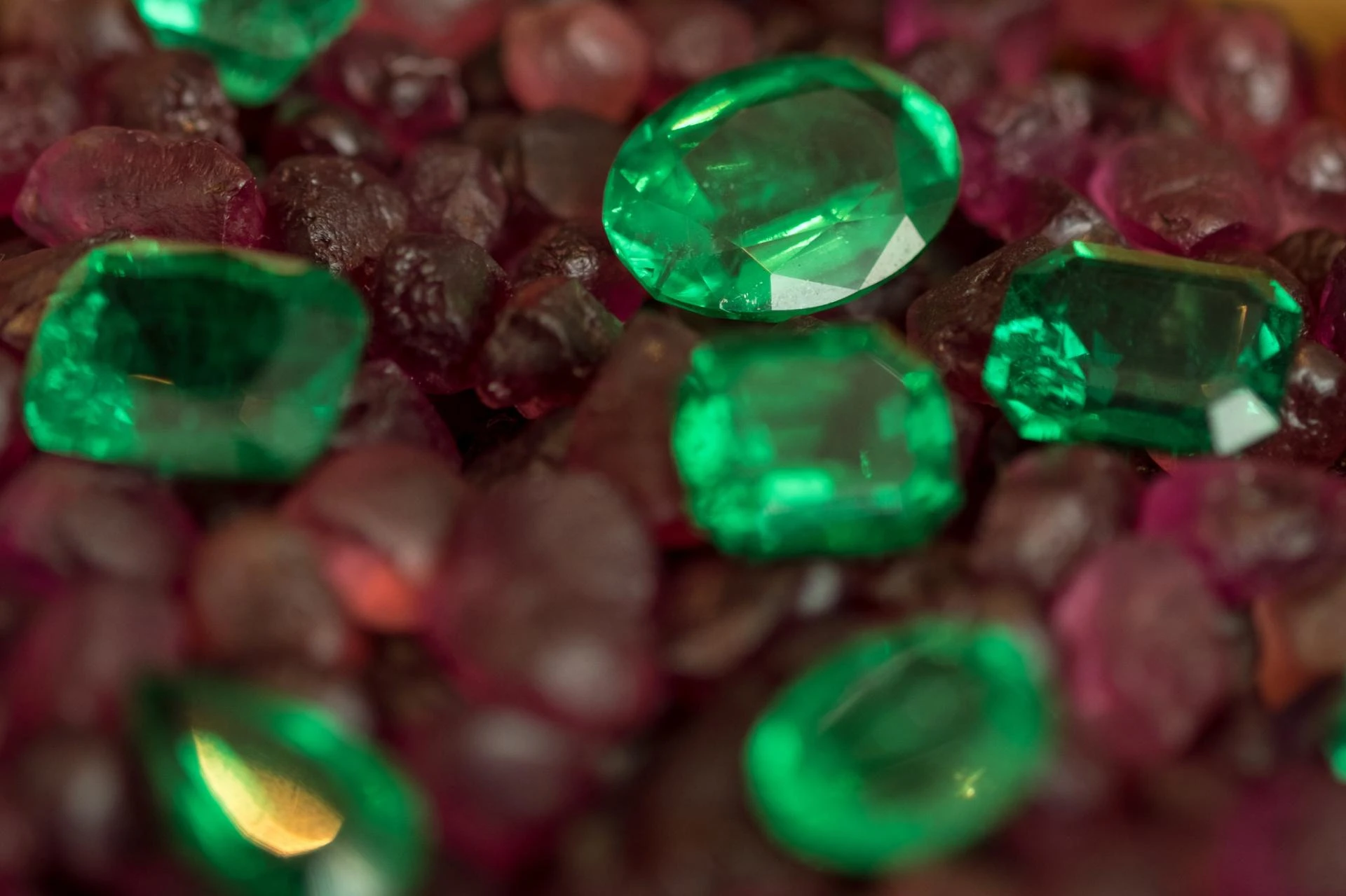 Contact Experts Jewelers At Regent To Discover How To Sell Your Emerald