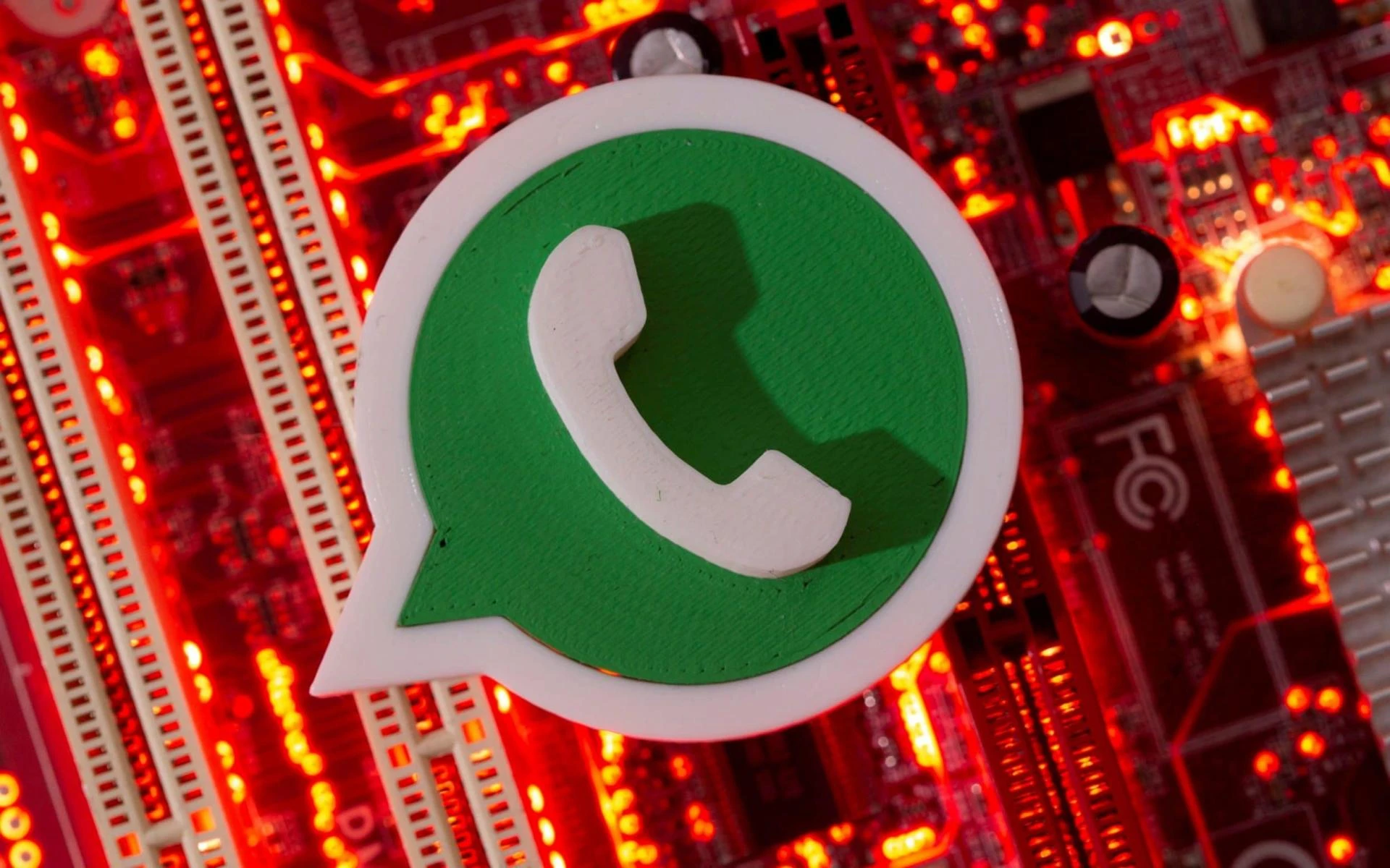 WhatsApp To Punish Its Users For Not Accepting Their Privacy Policy