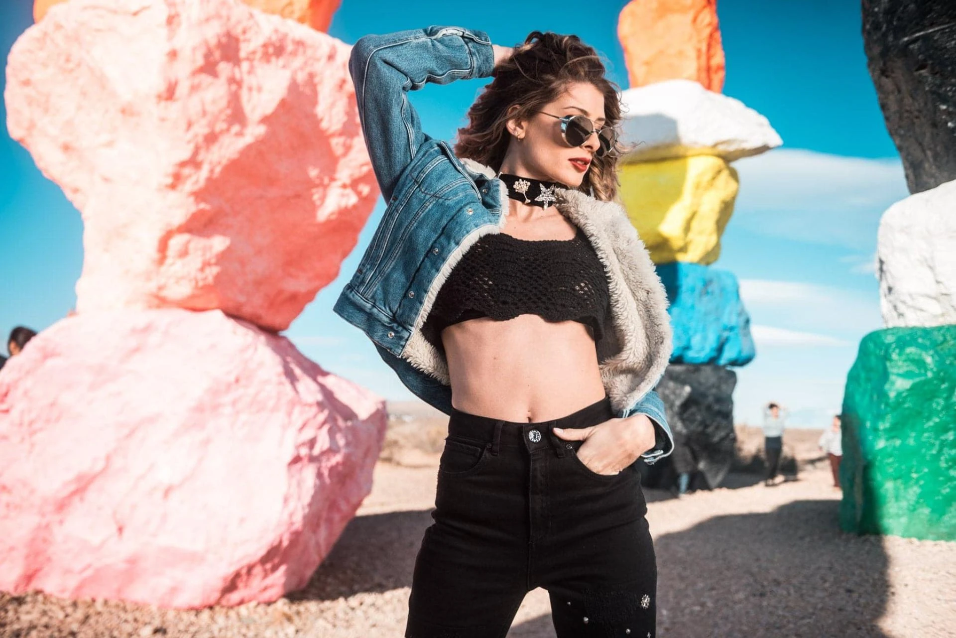 5 Benefits of Wearing Designer Sunglasses