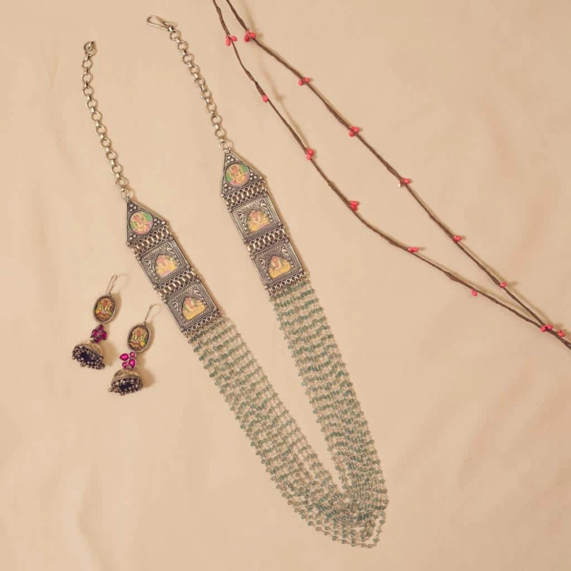 Some of the Latest Trends in Jhumki Wearing – A Must Know for Girls and Beautiful Evergreen Necklace