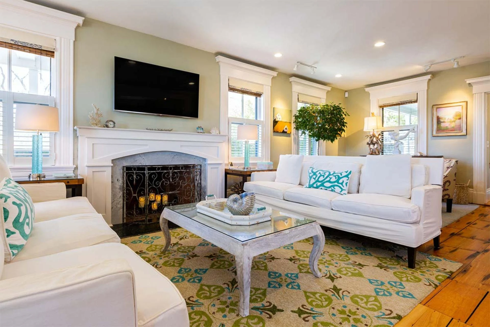Choose a Cape Cod Builder for a Seamless Custom Home Experience