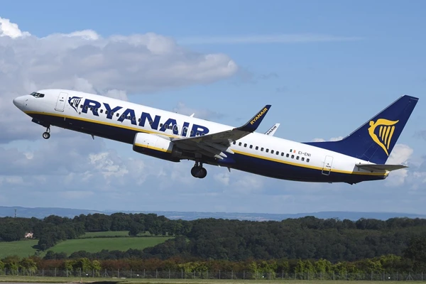 EasyJet Vs Ryanair – Which is the Most Budgeted Airline in 2020? | Ezybook | Blog