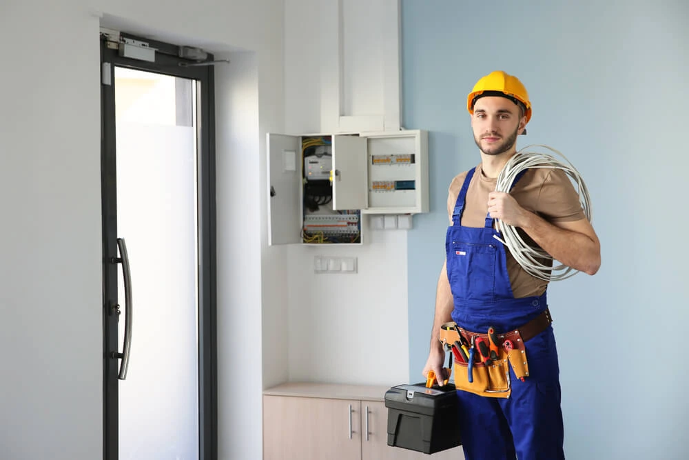 The following are some differences between residential and commercial electricians: