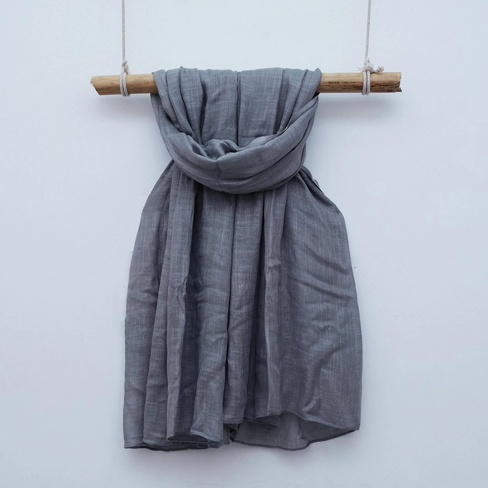 Choose the Best and Designer Women Scarves at the most affordable rates