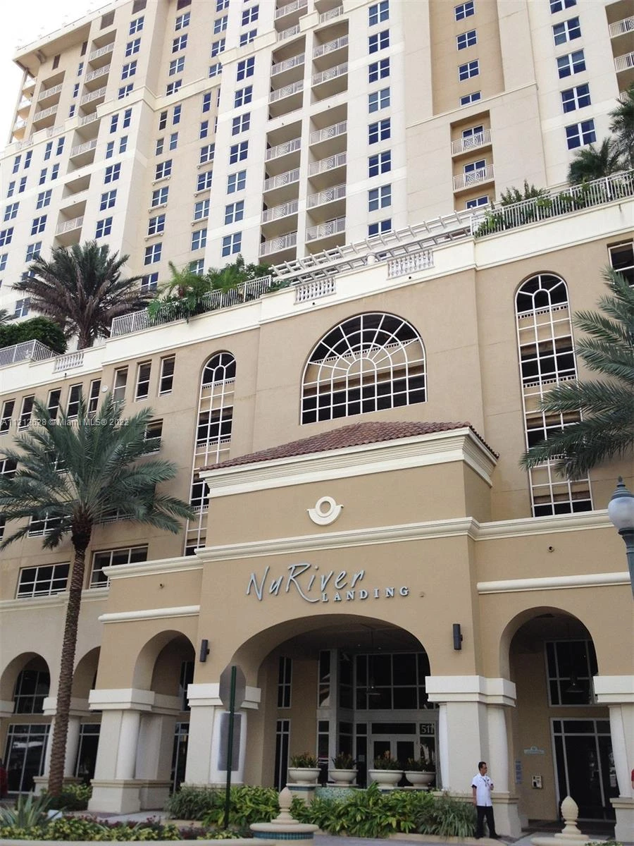 How does Auberge Beach Fort Lauderdale Compare with Other Luxury Beachfront Condominiums?