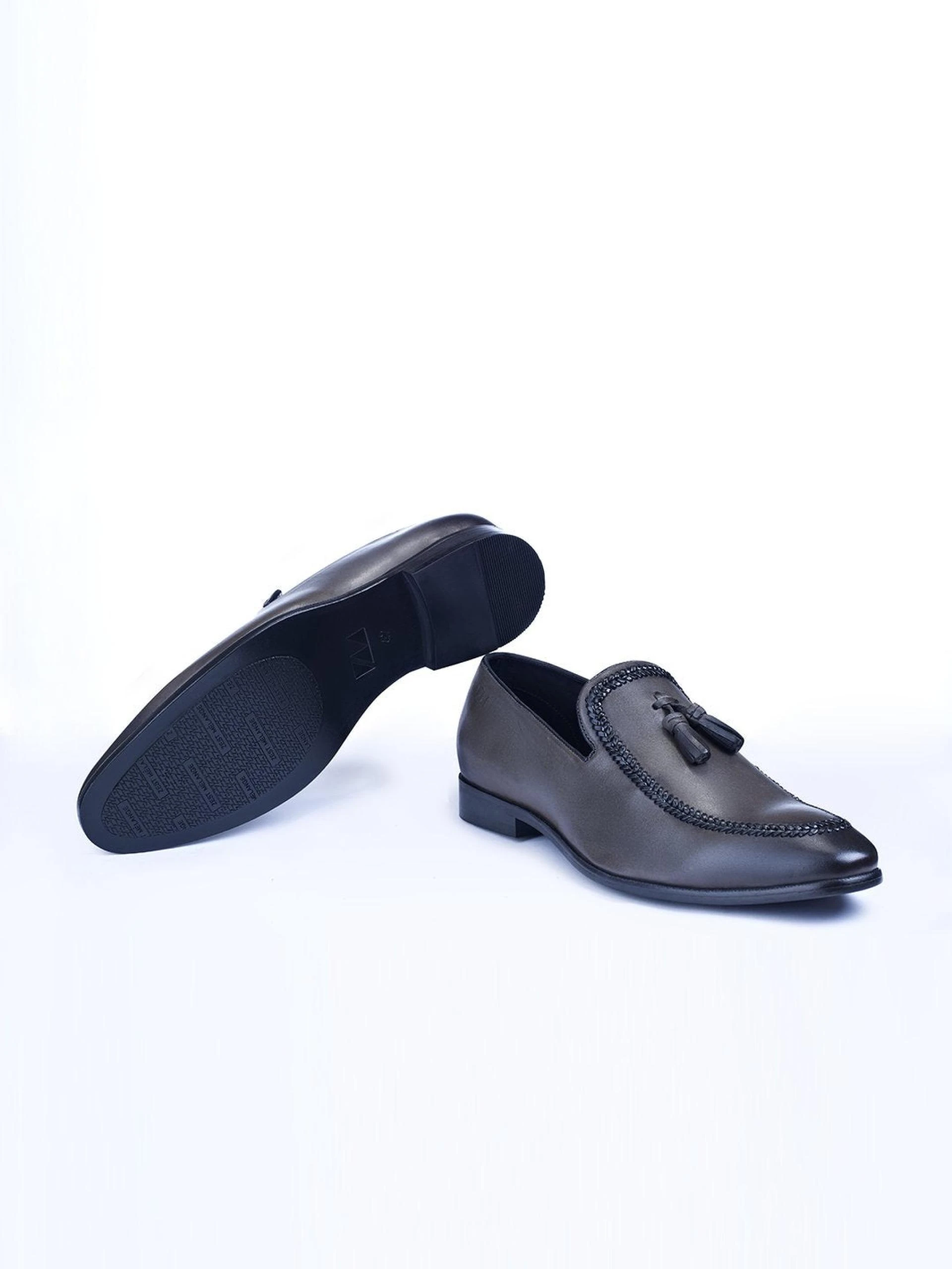 Complete Guide On Moccasin Shoes &amp; Ideal Ways To Create The Perfect Look