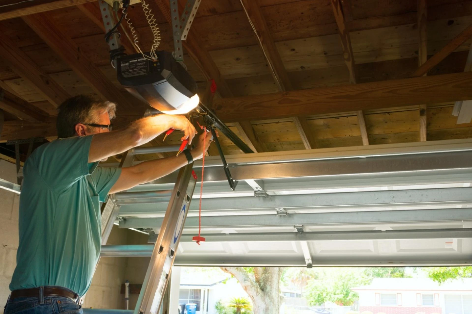 How to Choose a Garage Door Repair Company – Garage Door Champ