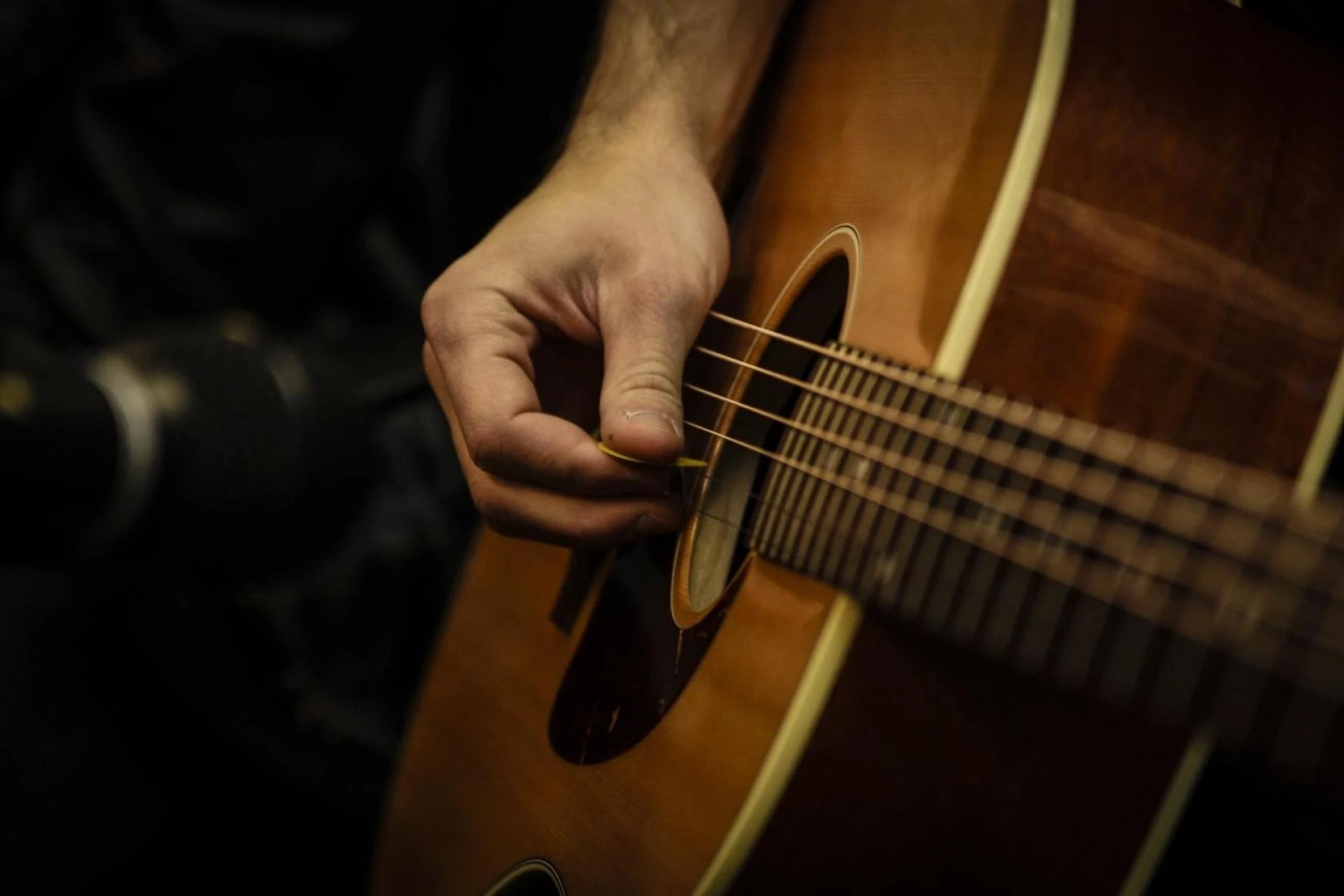 Is Your Guitar in Need of a Tune-Up? Exploring the Benefits of Guitar Servicing
