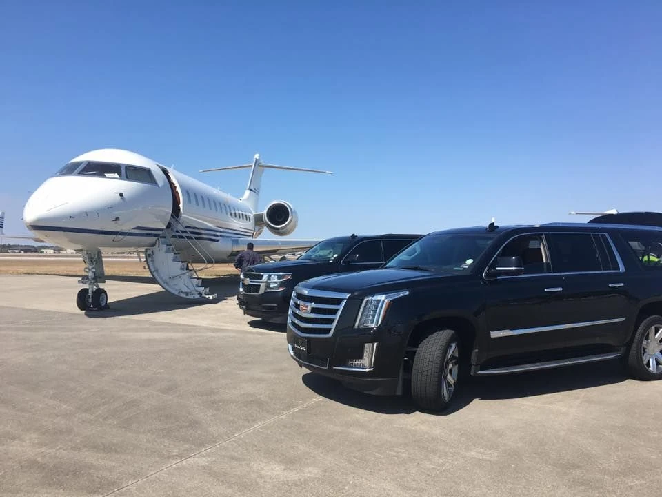 Why is it necessary to hire A Limousine Service for Airport Limo Service for your Business Tour?