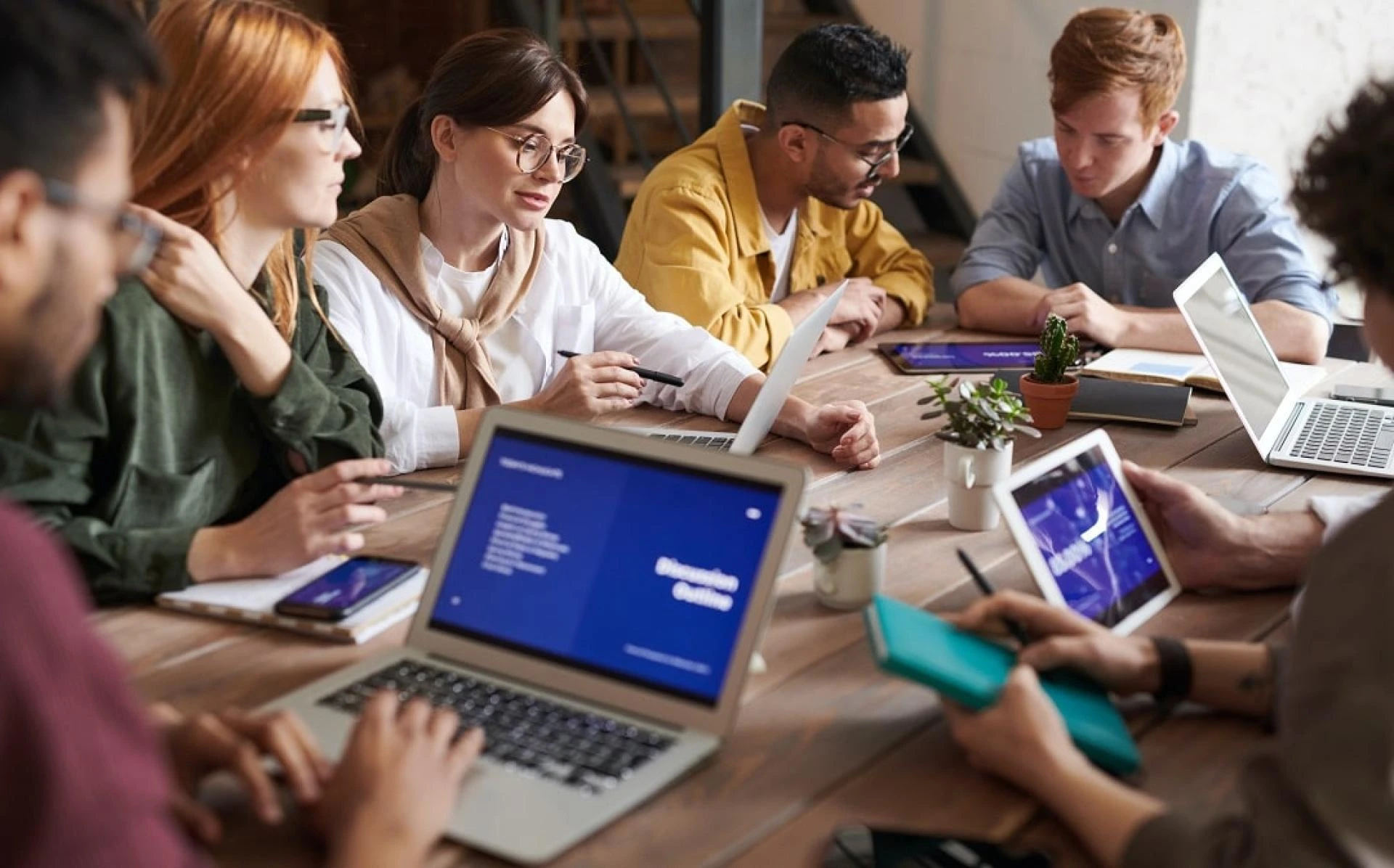 What is the importance of performance management tools in organizational success?