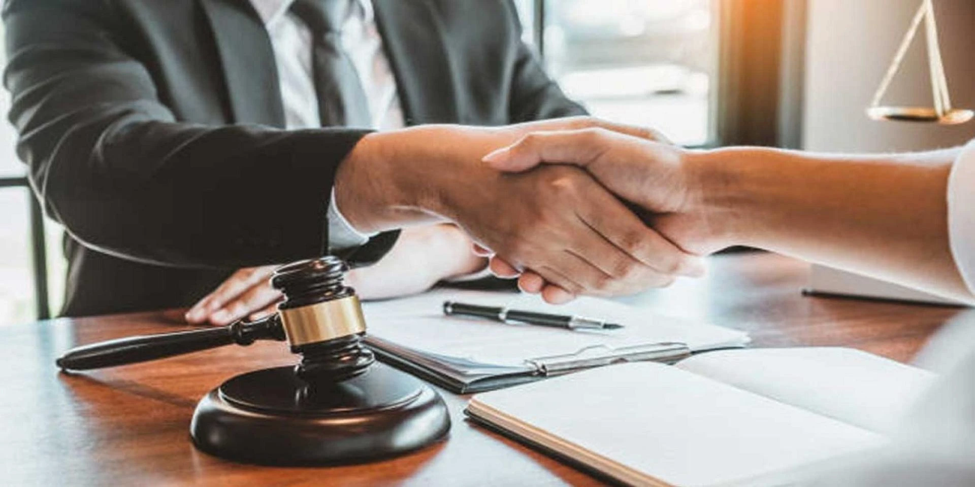 How To Hire Calgary Business Lawyers