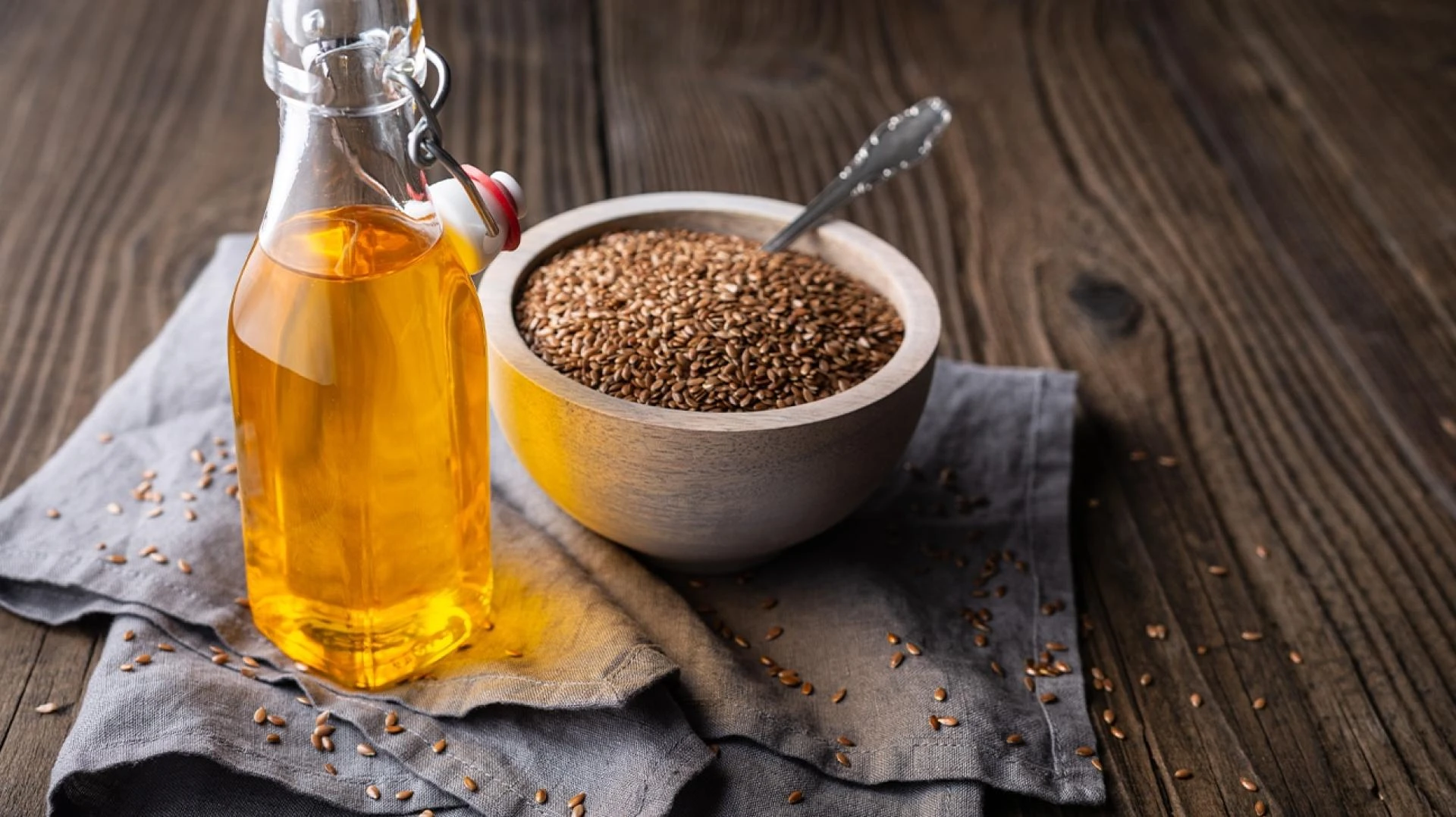 Is Flaxseed Oil or Fish Oil the Better Choice?