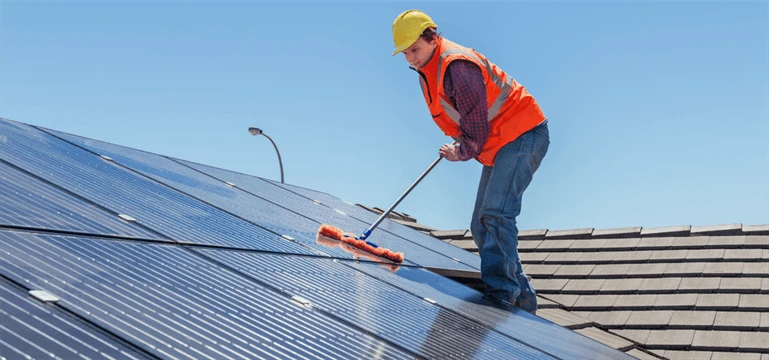 How to clean solar panels? 2021 Updated Guide