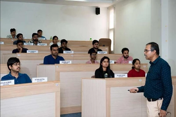 How B-Schools Foster Leadership Skills in Girl Students