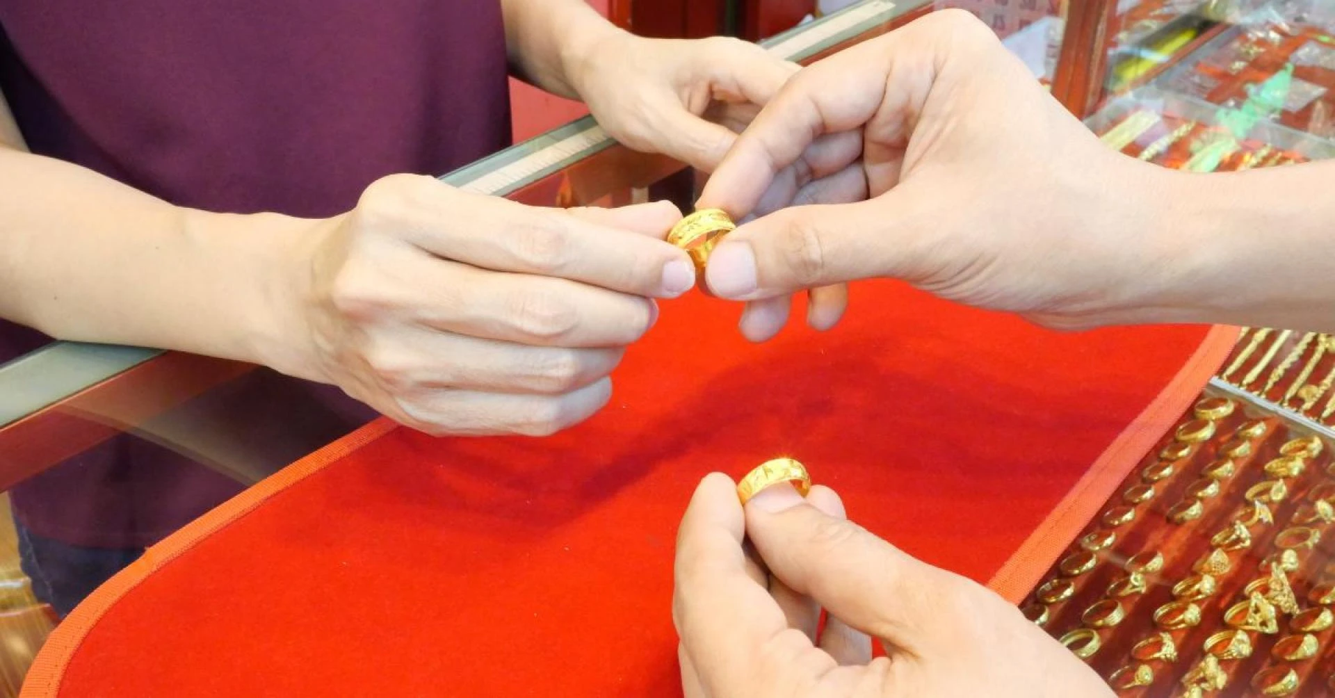 Unlocking Value: The Essentials of Pawning Gold in Today's Market