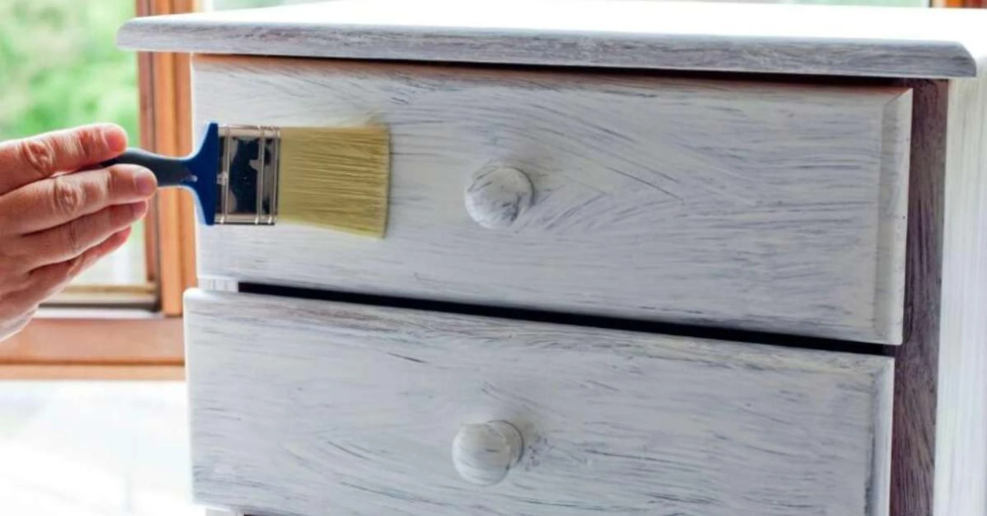 Transforming Your Furniture with Chalk Paint: A South African Guide to Antiquing