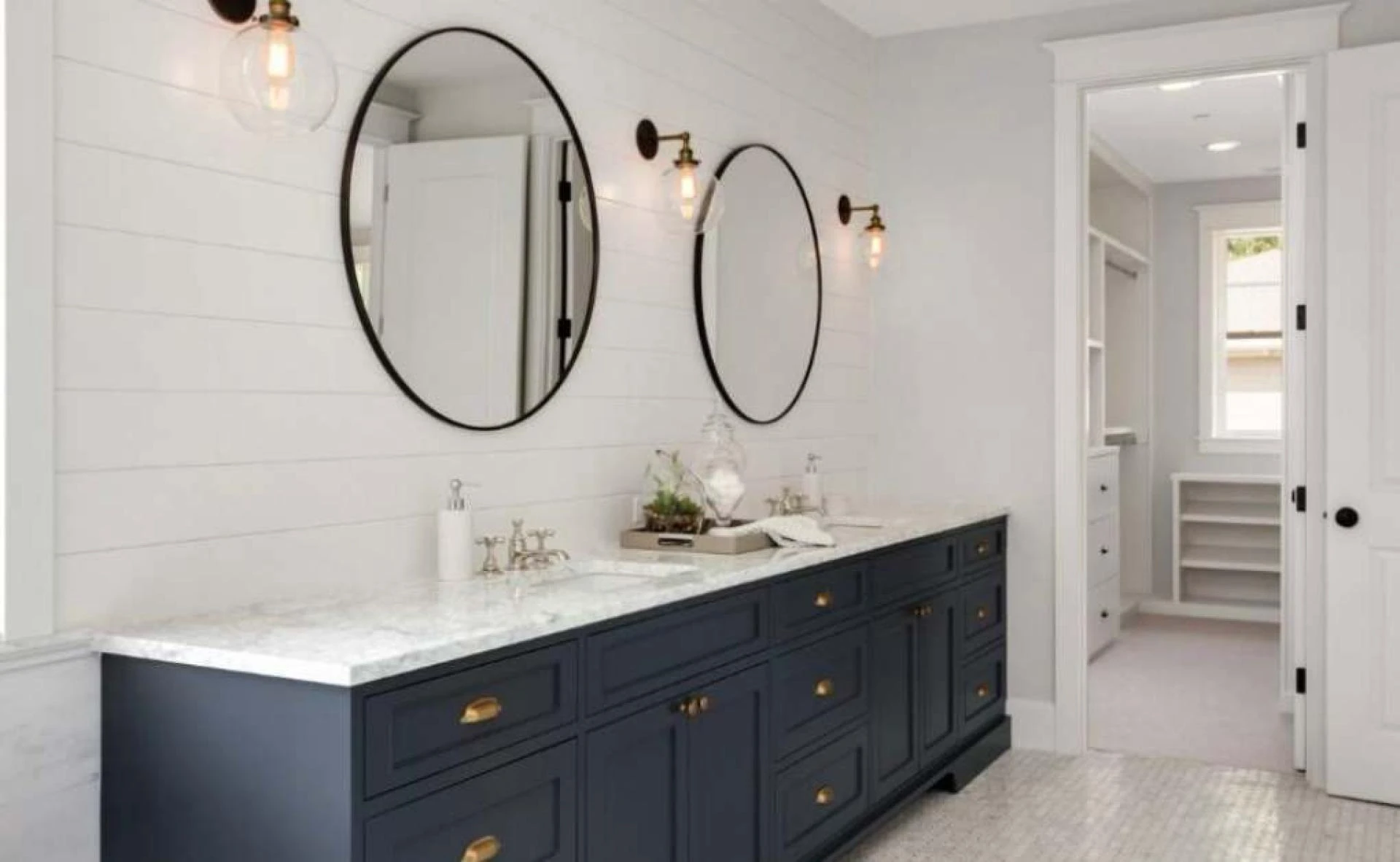 What Accessories Do You Need in a Bathroom?