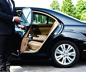 Why do customers think the taxi maxi bus Sydney is better?