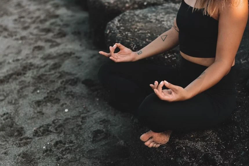 Best Hand Mudra for High BP - Rudra Yoga Courses