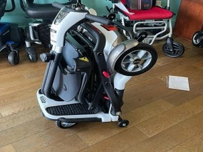 Top 5 Safety Tips You Should Follow While Driving Your Mobility Scooter
