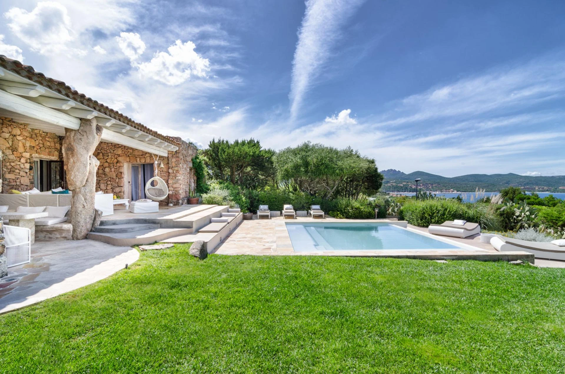 From the sound of the sea and a lack of holiday mood - Sardinia with children or the Amalfi coast