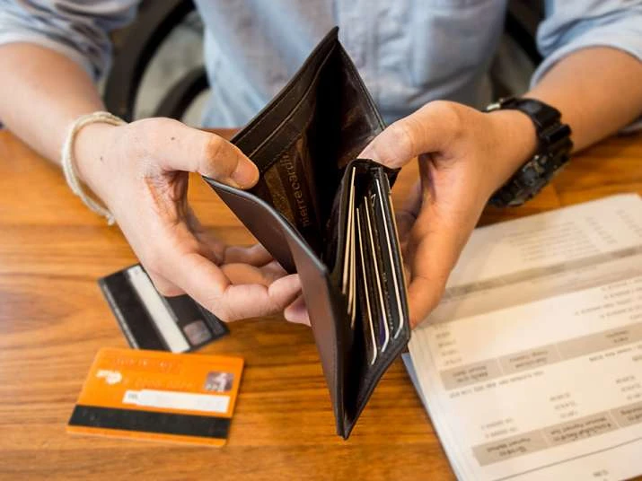 Drop These 5 Bad Financial Habits Right Away