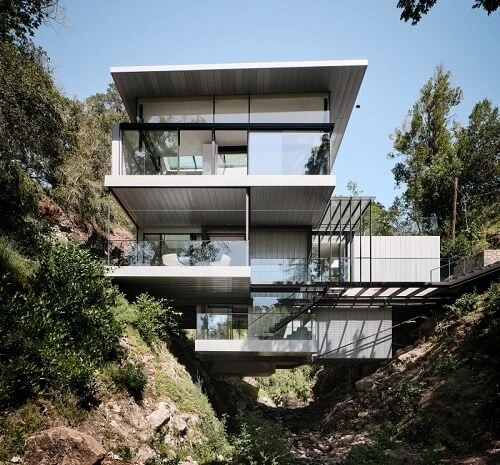 Suspension House, US- Suspended between two hills, Architecture Award Winner