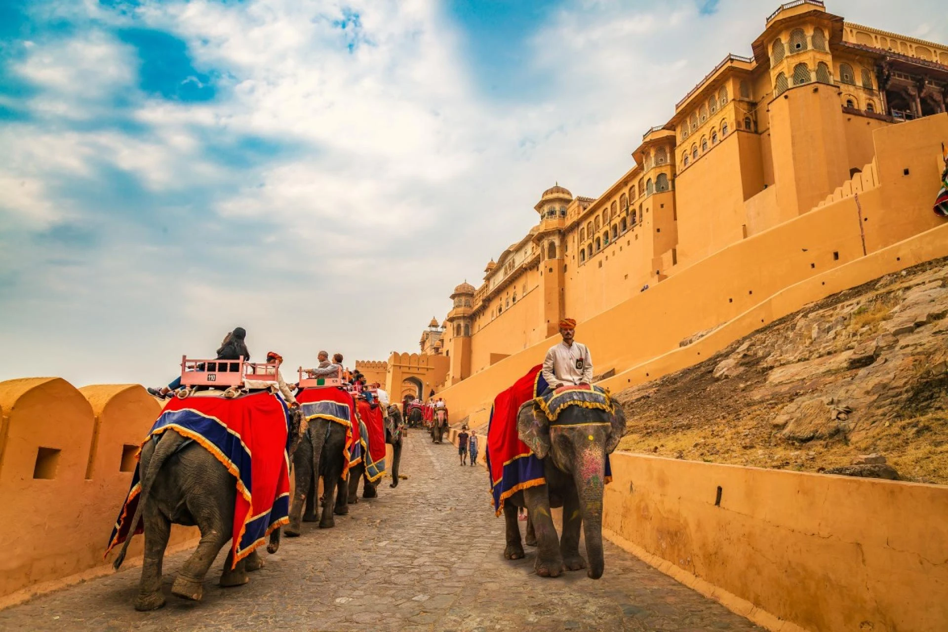 Top 10 Must-See Attractions in Jaipur, India's Pink City
