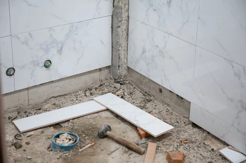 Which is the Best Permanent Glue to Fix Broken Marble?