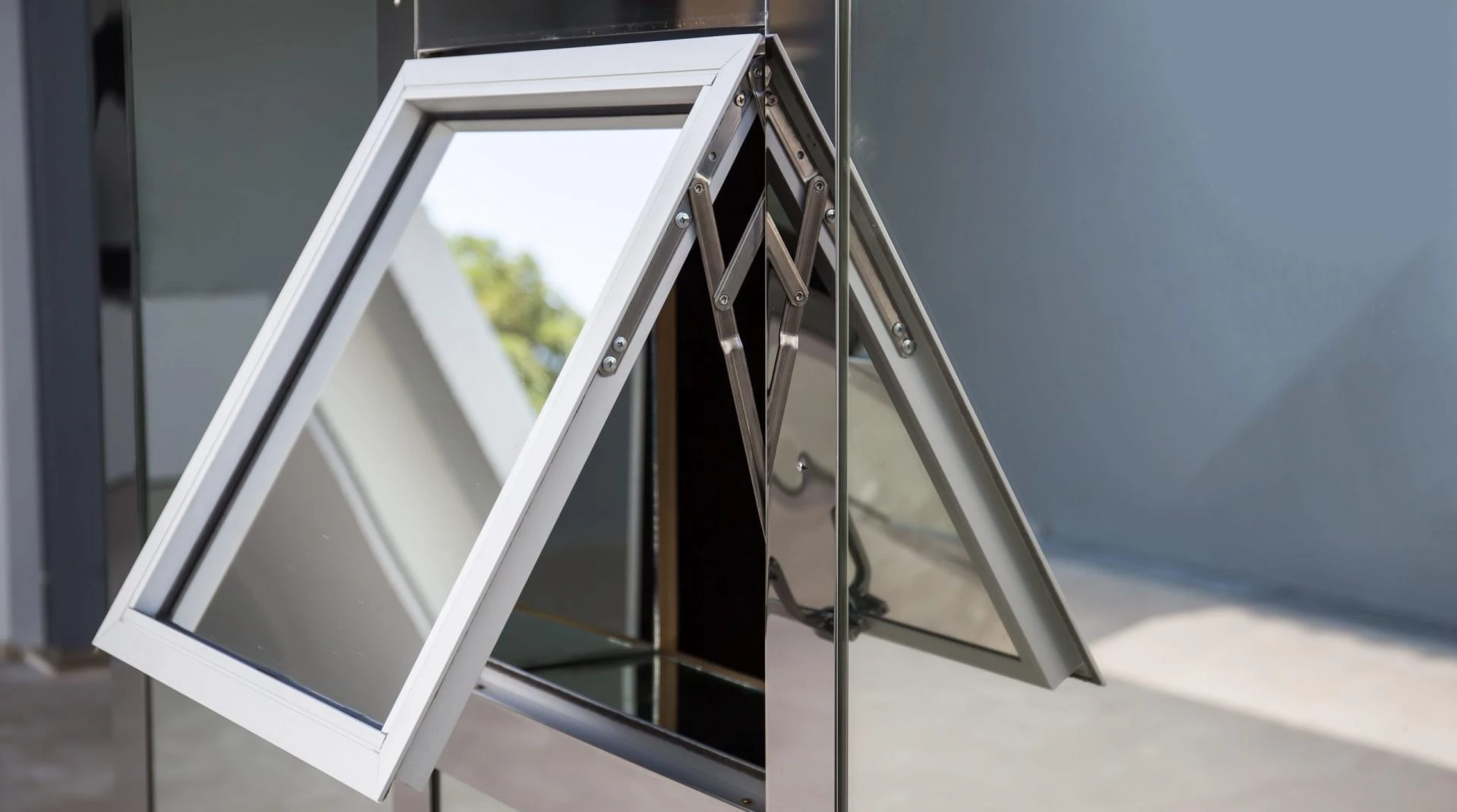5 Benefits of Installing Aluminium Awning Windows in Your Home