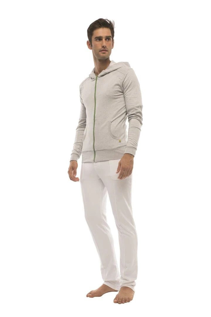 Men's Yoga Clothes and The Tips For Selecting Yoga Pants