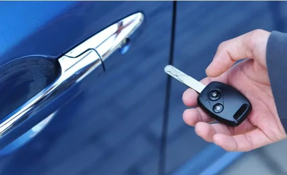Unlocking the Benefits of Hiring an Automotive Locksmith