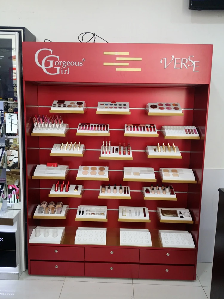 Tips for choosing the right Display Stand in Dubai