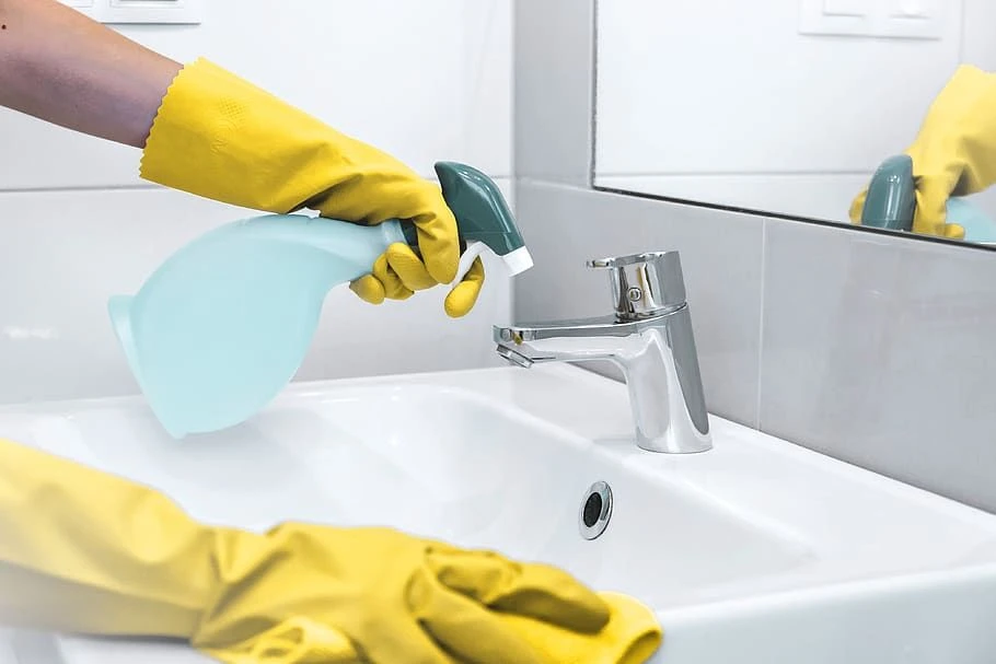 Quick and Easy DIY Tips to Clean Your Bathroom